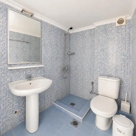 Ioli Hotel apartamentowy Skála Foúrkas